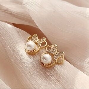 - Disney Pearl Earrings Minnie Mouse